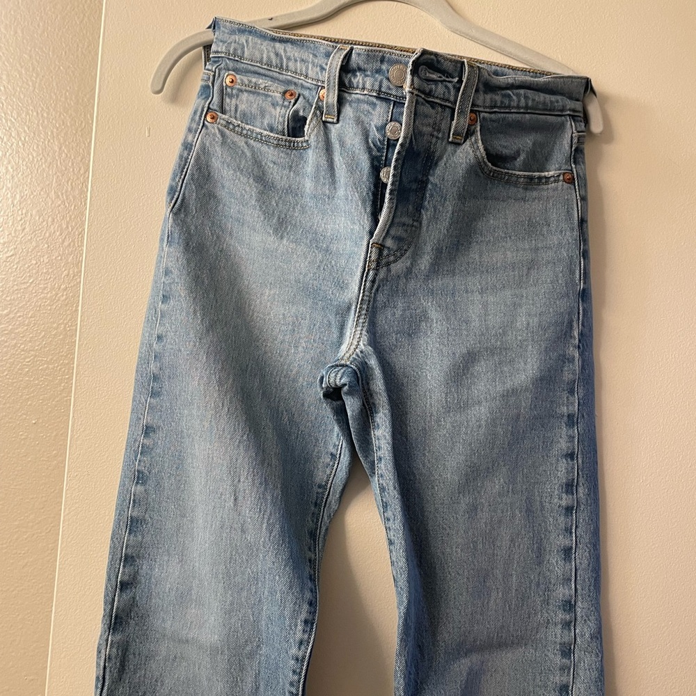 Levis Wedgie Straight light wash W25